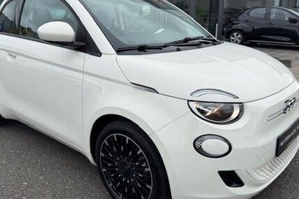 Fiat 500e 19.999 km 20.990 &euro; Leer 26789