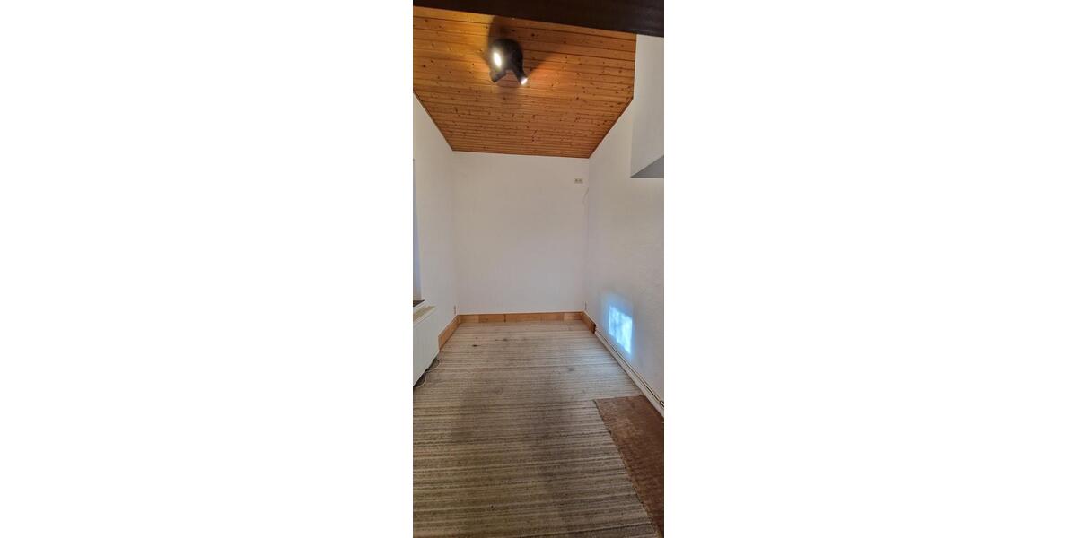 Einfamilienhaus Bremerhaven - 9 Zimmer, 180 m&sup2;, 169.000&euro; | Angebot:26990254