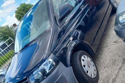 VW T5 Transporter 285.000 km 7.999 &euro; Halle 06110