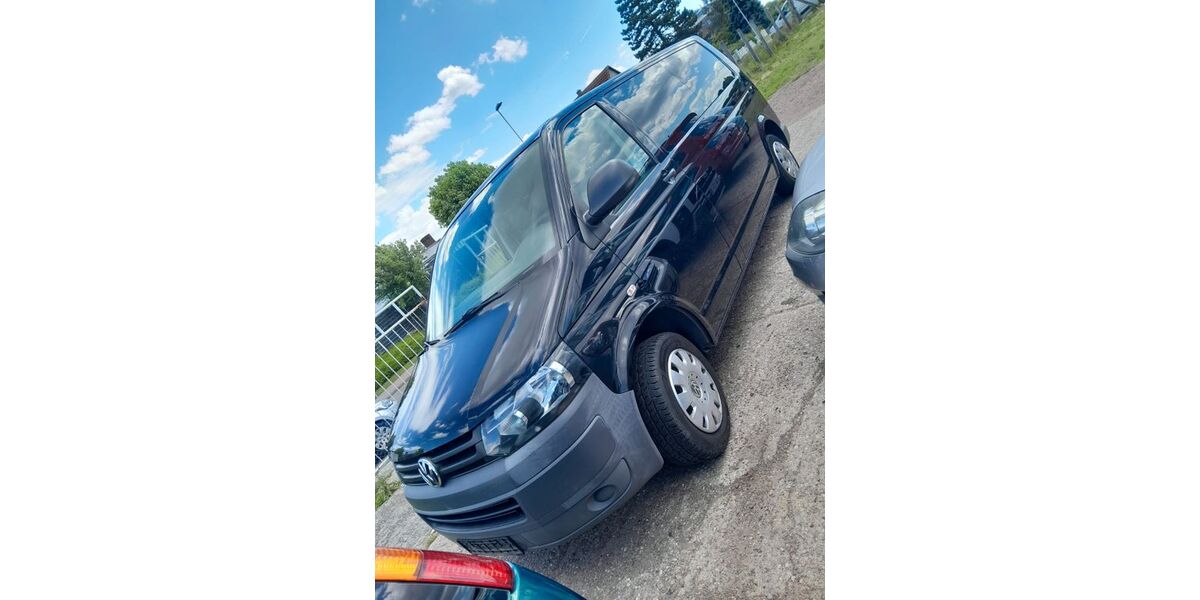 VW T5 Transporter 285.000 km 7.999 &euro; Halle 06110