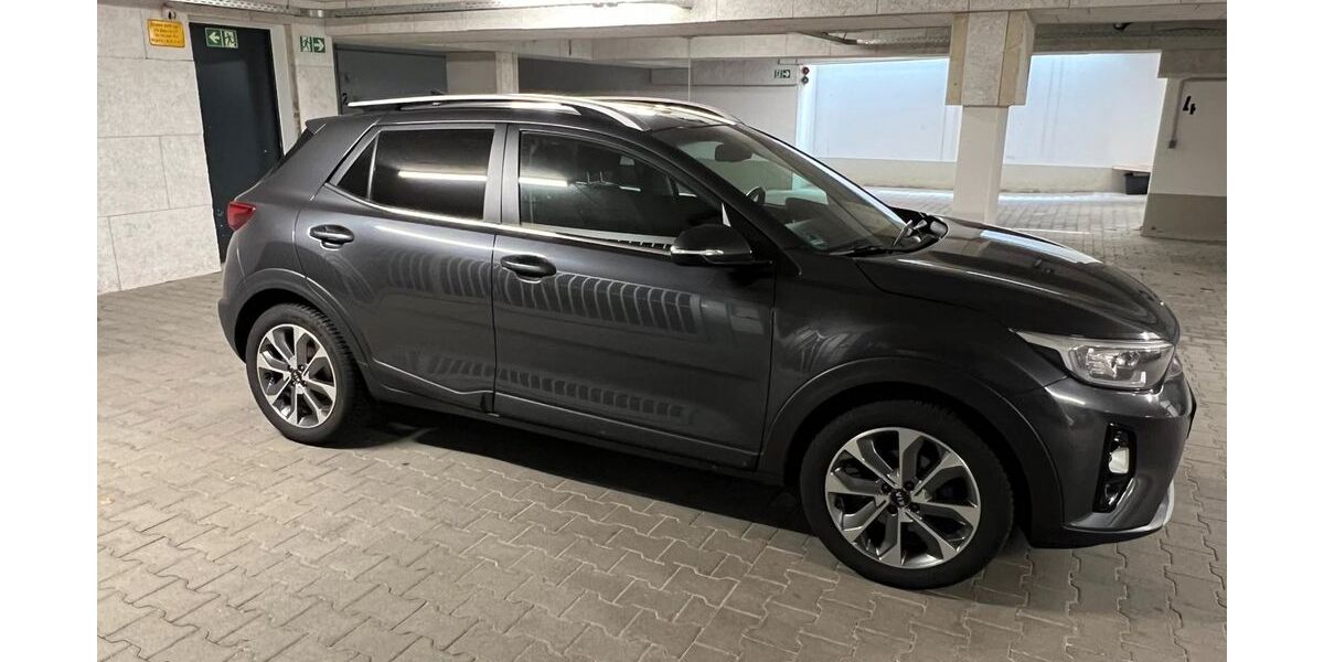 Kia Stonic 73.000 km 14.100 &euro; Stuttgart 70563