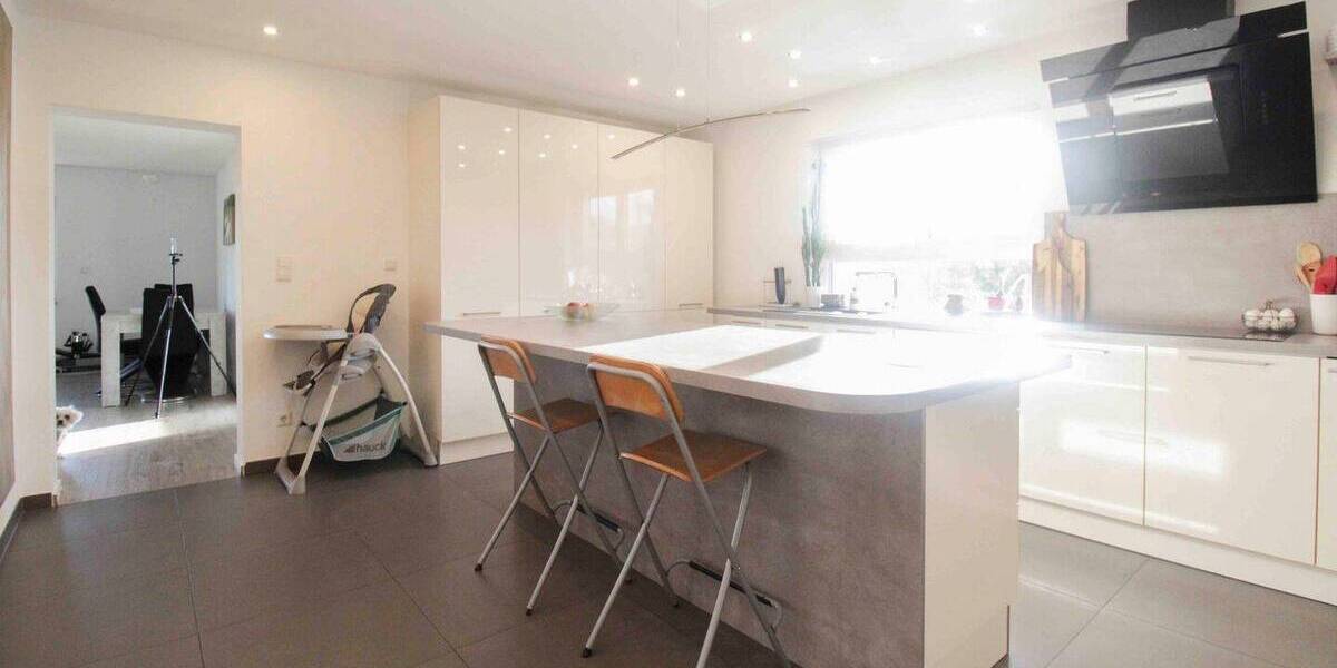 Mehrfamilienhaus, Wohnhaus Mosbach Sattelbach - 9 Zimmer, 300 m&sup2;, 520.000&euro; | Angebot:26055207