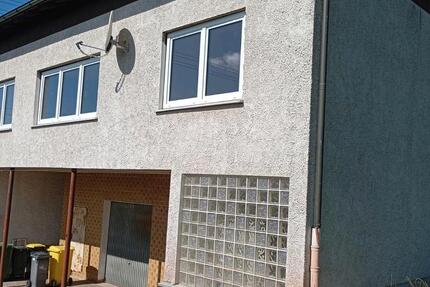 Haus Pressig - 4 Zimmer, 90 m&sup2;, 1.000&euro; | Angebot:25329416