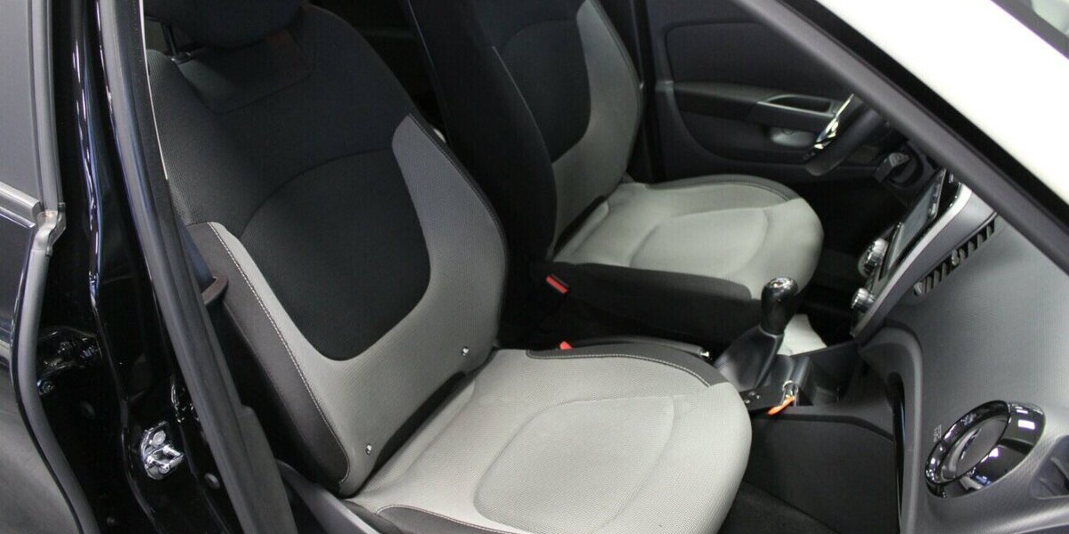 Renault Captur TCe 90 Experience 49.630 km 9.980 &euro; Euskirchen 53881