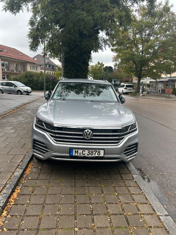 VW Touareg 100.400 km 37.600 € Unterschleissheim 85716