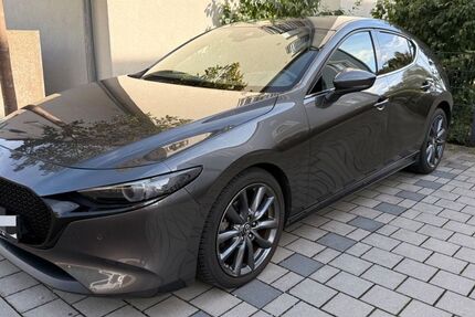 Mazda 3 81.000 km 16.450 &euro; Freising 85356