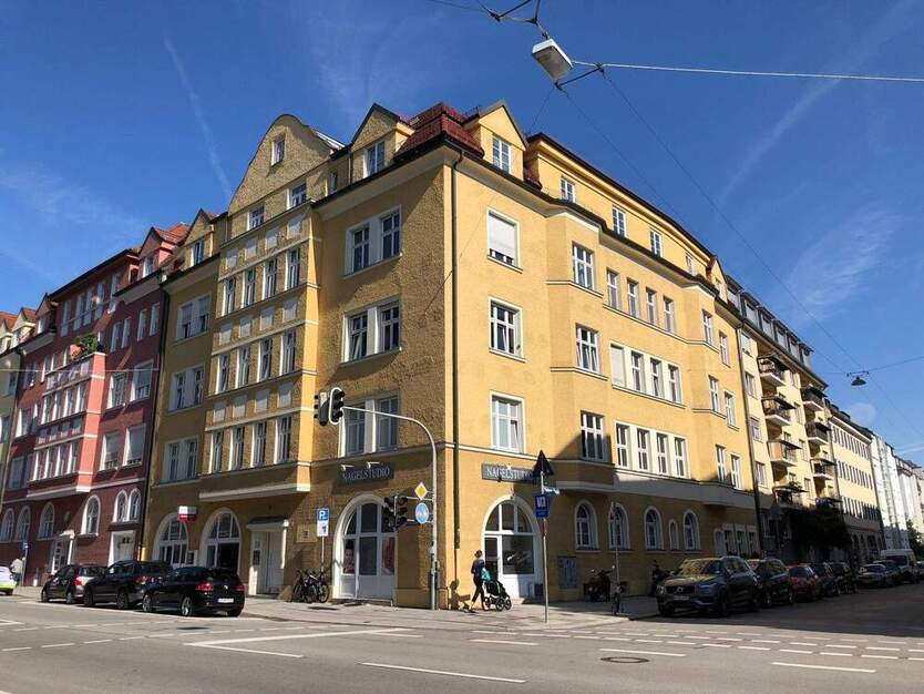 Charmante 4 ½-Zi.-Altbau-Whg. mit 2 Balkonen, Nähe U-Bh.- Bonner Platz! 4 zimmer