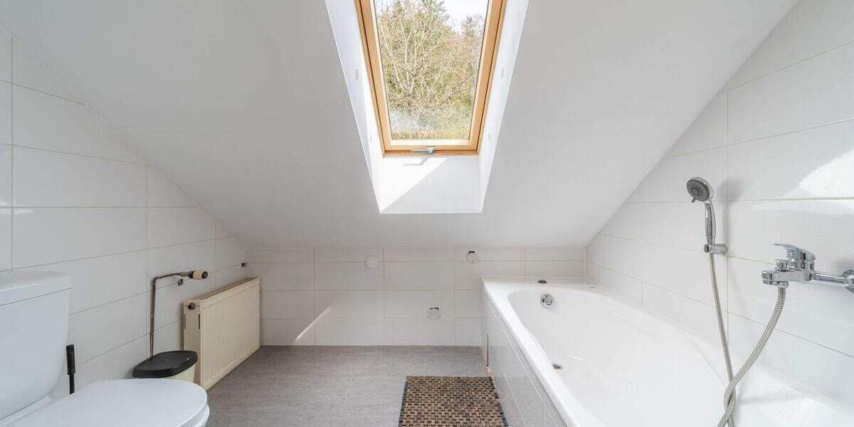 Einfamilienhaus Eggingen - 7 Zimmer, 180 m&sup2;, 475.000&euro; | Angebot:25776223