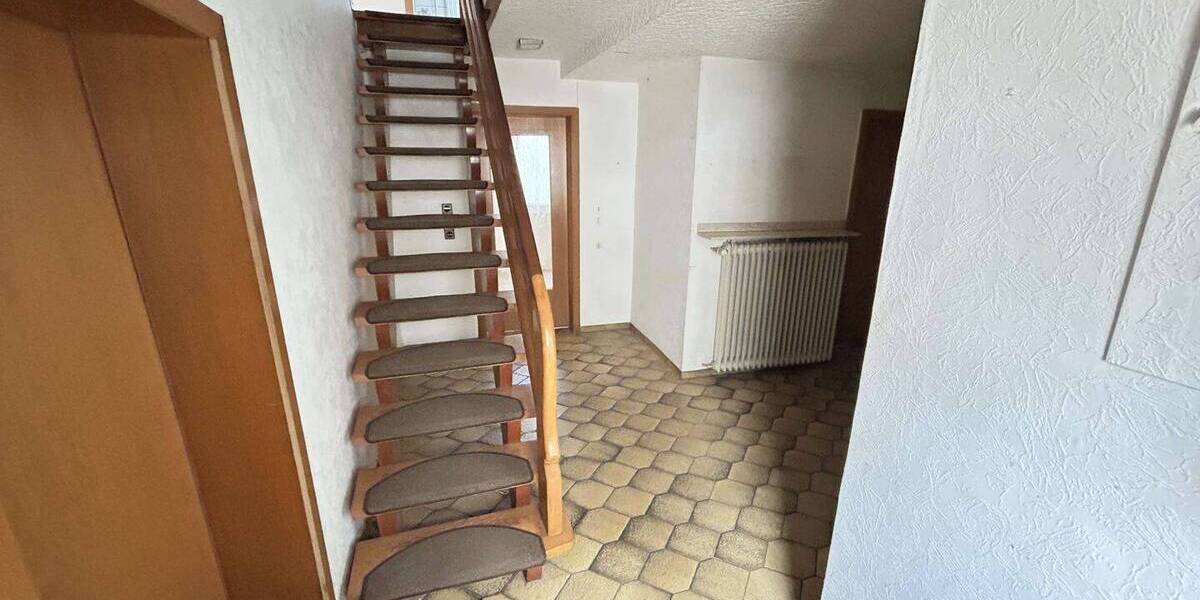 Reihenendhaus Diemelstadt-Wrexen Wrexen - 7 Zimmer, 159 m&sup2;, 125.000&euro; | Angebot:26257921