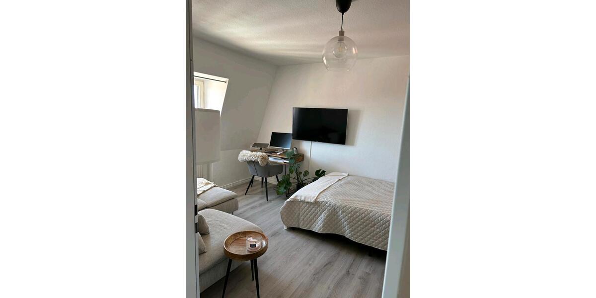 Dachgeschoßwohnung Schloß Holte-Stukenbrock Stukenbrock - 2 Zimmer, 27 m&sup2;, 68.000&euro; | Angebot:26814675