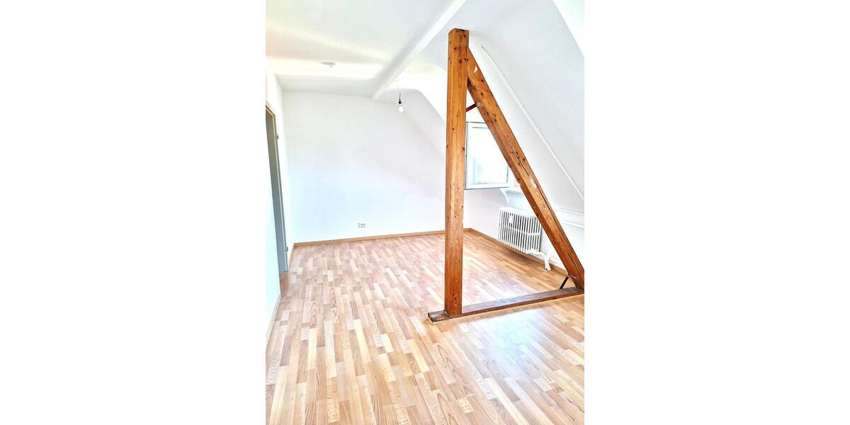 Dachgeschoßwohnung Saarbrücken St. Arnual - 4 Zimmer, 77 m&sup2;, 135.000&euro; | Angebot:27161381