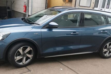 Ford Focus 61.000 km 15.900 &euro; Berlin 10319