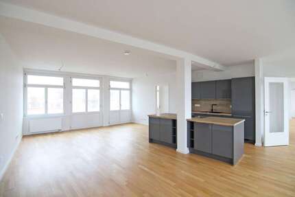 Wohnung zum Mieten in Wustermark 2.160 € 160.36 m²