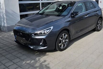 Hyundai i30 120.000 km 11.300 &euro; München 81739
