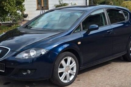 Seat Leon 97.807 km 2.990 &euro; Traunstein 83278