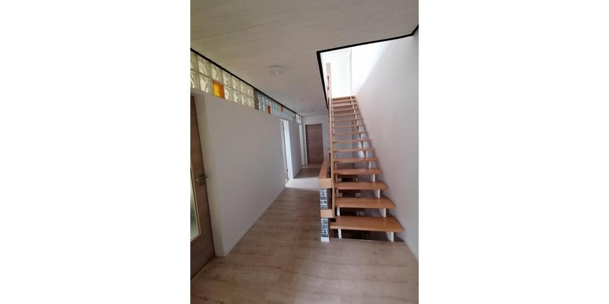 Einfamilienhaus Neresheim - 5 Zimmer, 146 m&sup2;, 1.350&euro; | Angebot:27617700