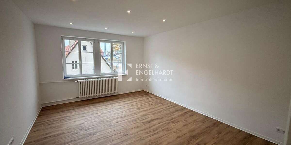 Etagenwohnung Kitzingen - 2 Zimmer, 90 m&sup2;, 900&euro; | Angebot:26407983