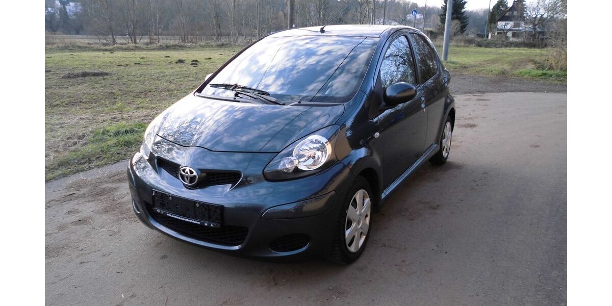 Toyota Aygo (X) 66.000 km 6.700 &euro; Glauchau 08371