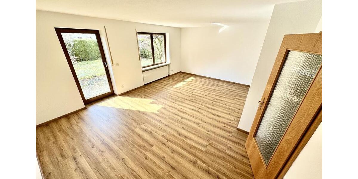 Doppelhaushälfte Augsburg Lechhausen - 6.5 Zimmer, 152 m&sup2;, 1.950&euro; | Angebot:26338323