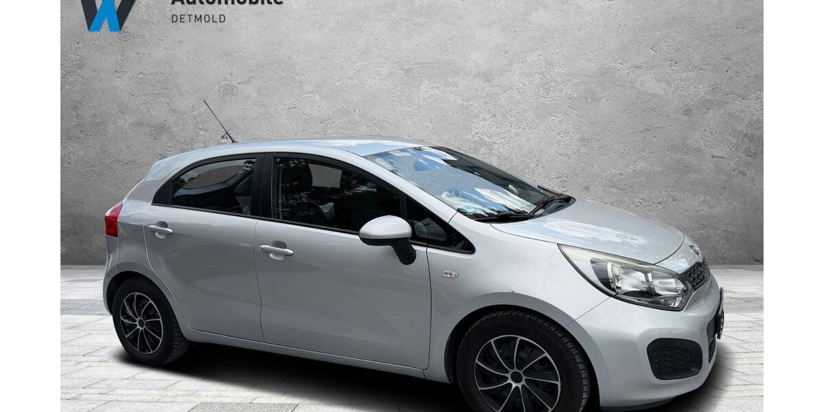 Kia Rio 117.000 km 5.499 &euro; Detmold 32758