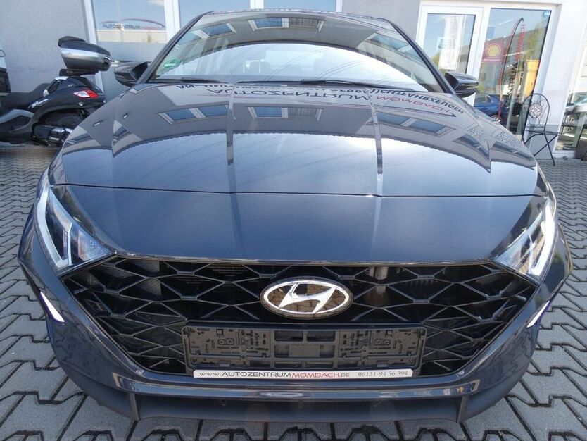 i20