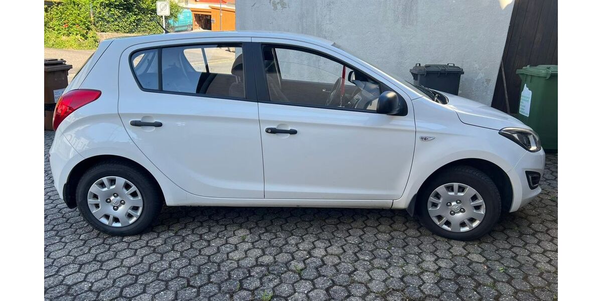 Hyundai i20 105.000 km 4.200 &euro; Moschheim 56424