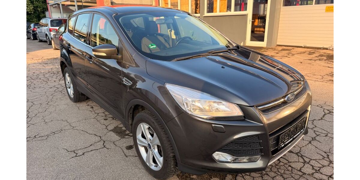 Ford Kuga 143.000 km 7.499 &euro; Cham 93413
