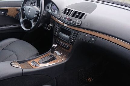 Mercedes-Benz E 200 348.000 km 1.450 &euro; Merzen 49586