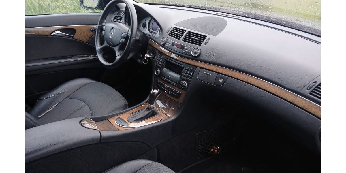 Mercedes-Benz E 200 348.000 km 1.450 &euro; Merzen 49586