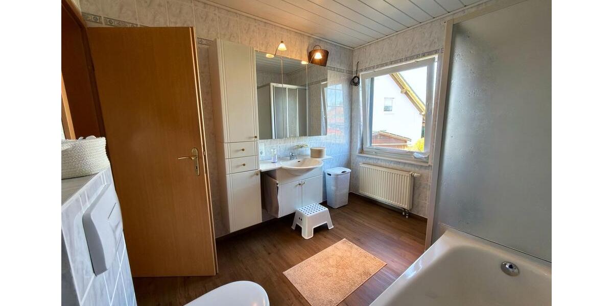 Doppelhaushälfte Bad Laasphe - 5 Zimmer, 140 m&sup2;, 285.000&euro; | Angebot:26383058