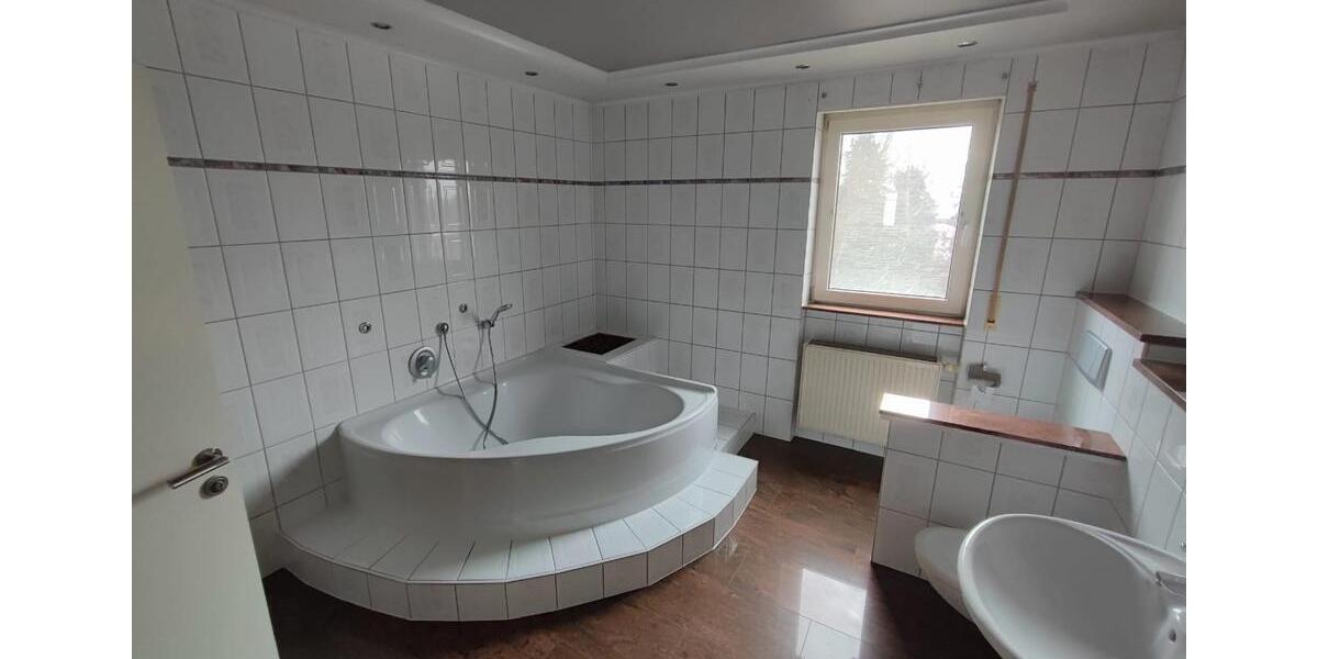 Einfamilienhaus Herrieden - 10 Zimmer, 300 m&sup2;, 1.150.000&euro; | Angebot:26661611