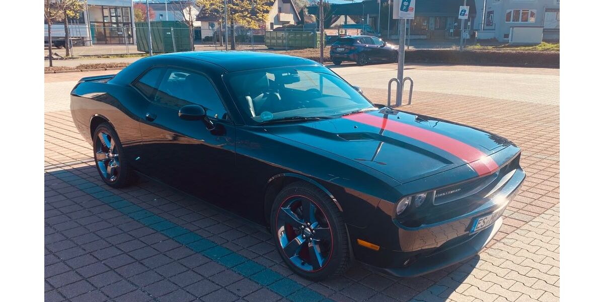 Dodge Challenger 113.000 km 18.999 &euro; Bad Boll 73087