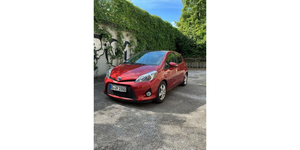 Toyota Yaris 84.500 km 9.900 &euro; Berlin 13357