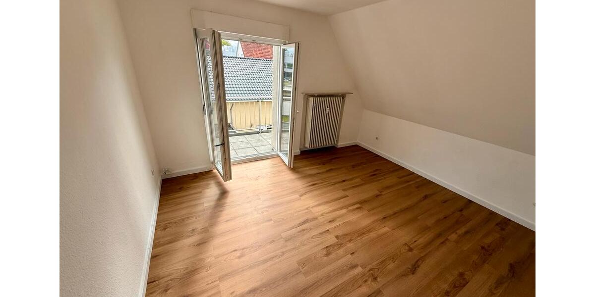 Dachgeschoßwohnung Bielefeld Heepen - 4 Zimmer, 82 m&sup2;, 998&euro; | Angebot:26642918