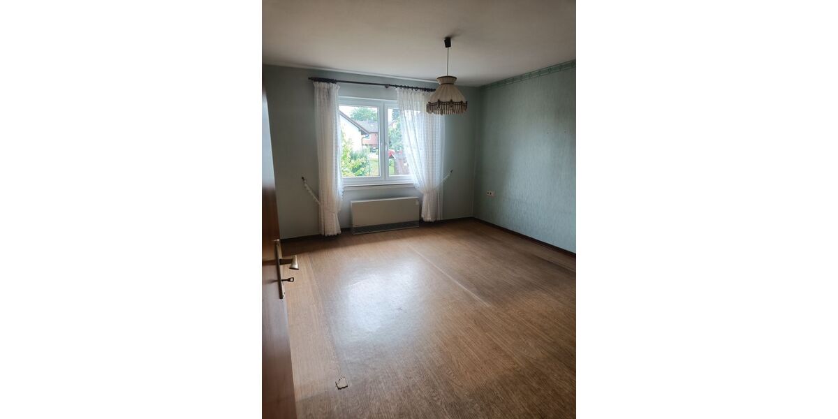 Provisionsfrei* Freistehendes Einfamilienhaus auf 650 m² Grundstück in ruhiger 30er-Zone - Einfamilienhaus Heiligenroth | Angebot:27129573