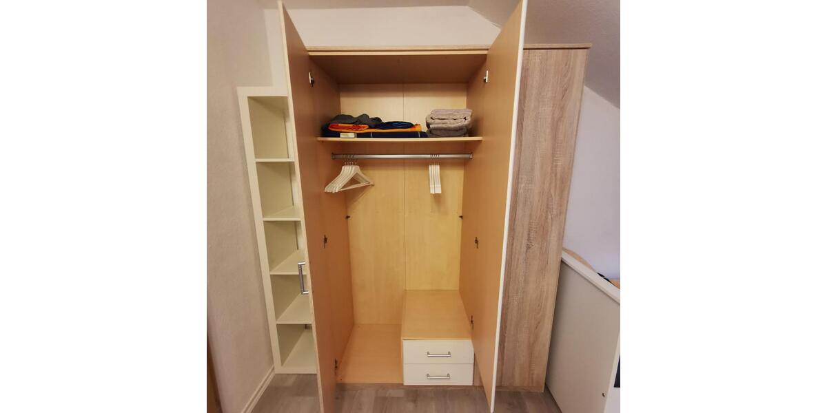 Dachgeschoßwohnung Siegen Weidenau - 1 Zimmer, 23 m&sup2;, 300&euro; | Angebot:25397361