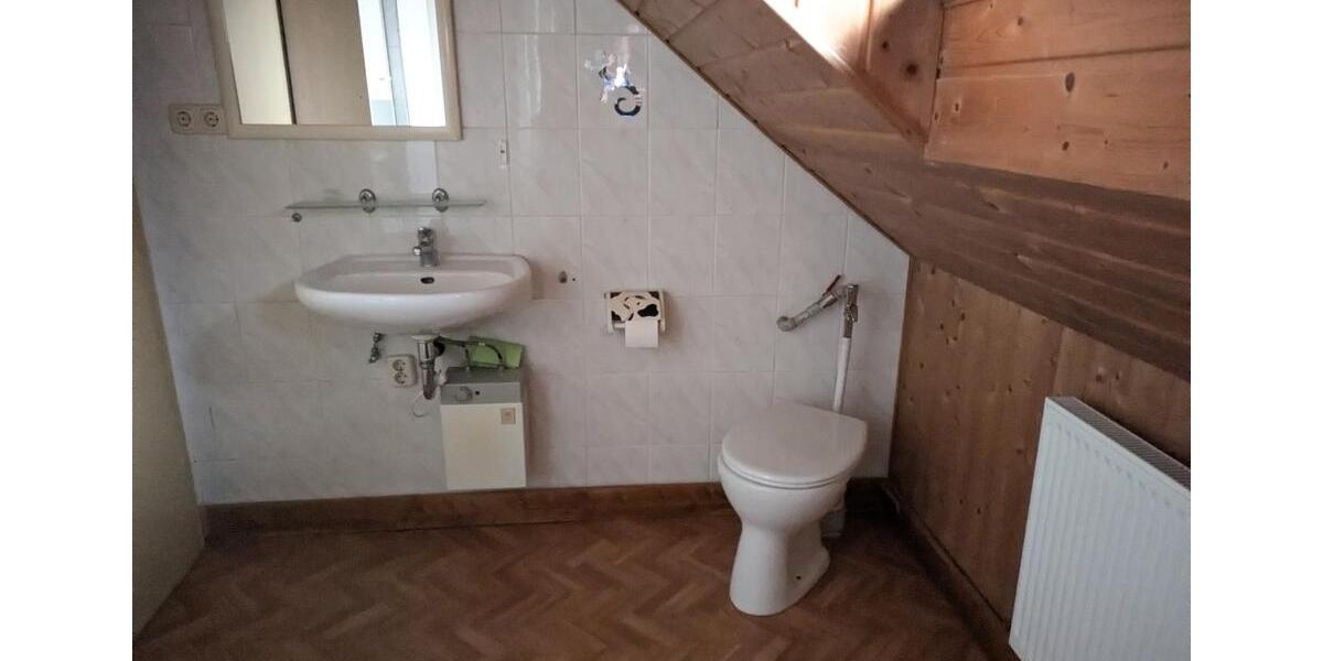 Mehrfamilienhaus, Wohnhaus Vilshofen an der Donau - 9 Zimmer, 215 m&sup2;, 1.390&euro; | Angebot:26102324