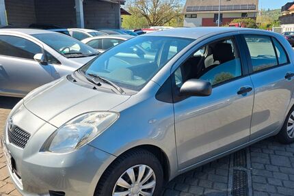 Toyota Yaris 240.000 km 3.000 &euro; Randersacker 97236