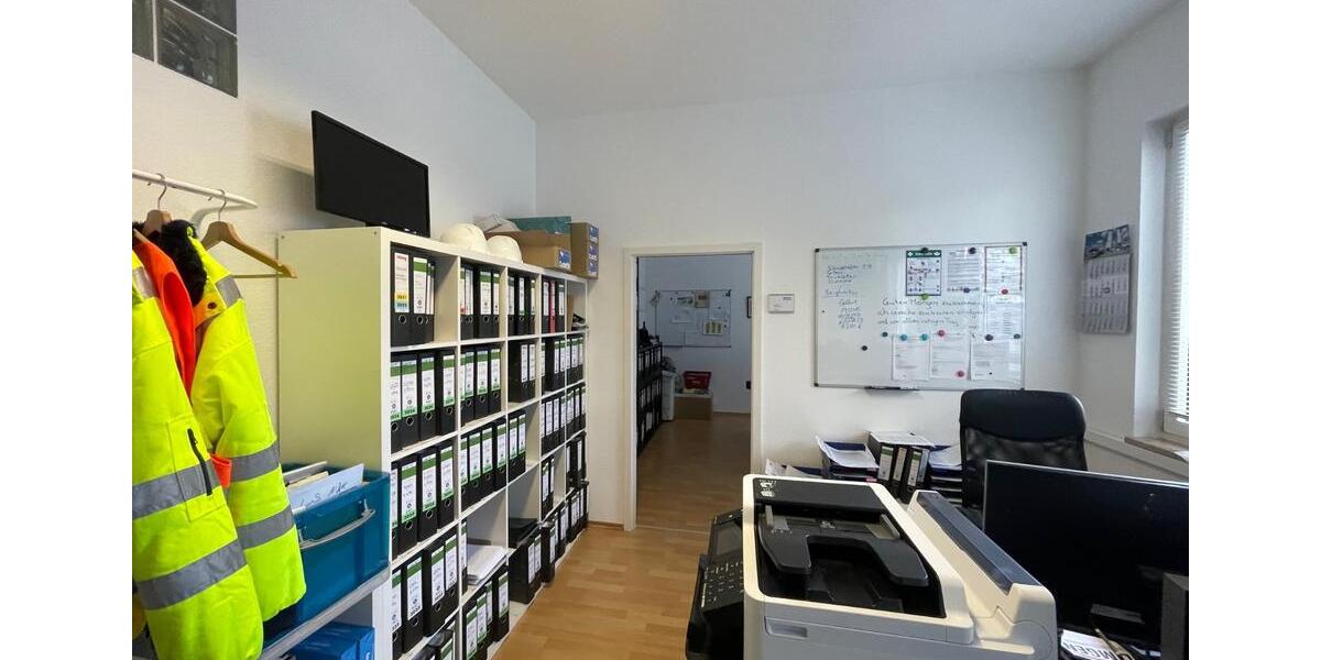 Großzügige Büro- Praxisfläche in zentraler Lage zimmer