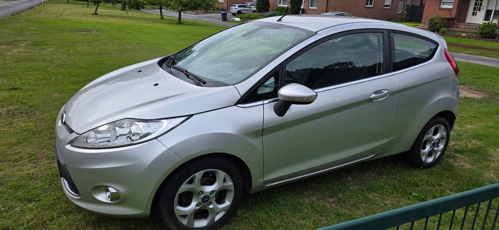 Ford Fiesta 142.821 km 2.999 &euro; Salzbergen 48499