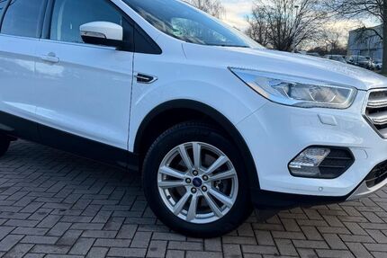 Ford Kuga 77.000 km 12.950 &euro; Hannover 30179