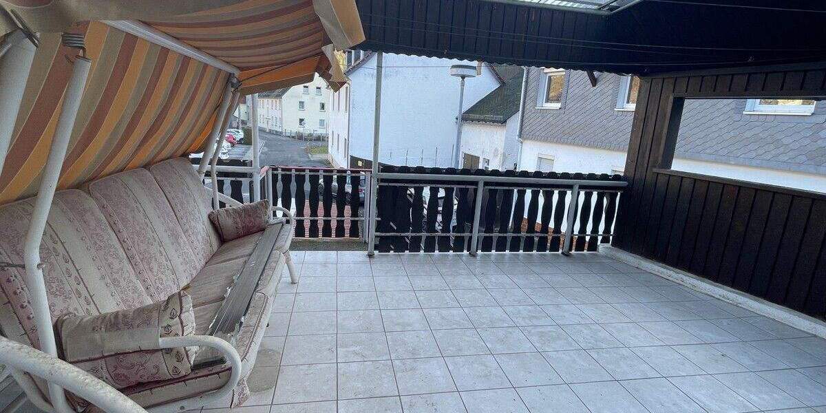 Einfamilienhaus Sitzendorf - 6 Zimmer, 137 m&sup2;, 85.000&euro; | Angebot:24024936