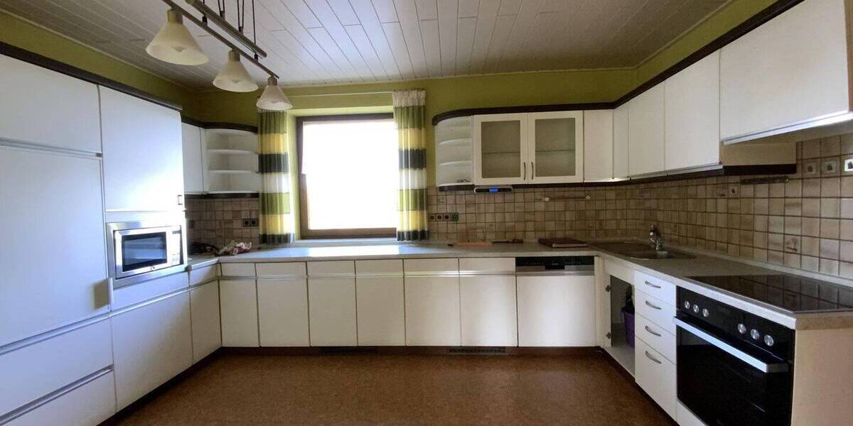 Einfamilienhaus Oberviechtach - 8 Zimmer, 190 m&sup2;, 255.000&euro; | Angebot:25984404