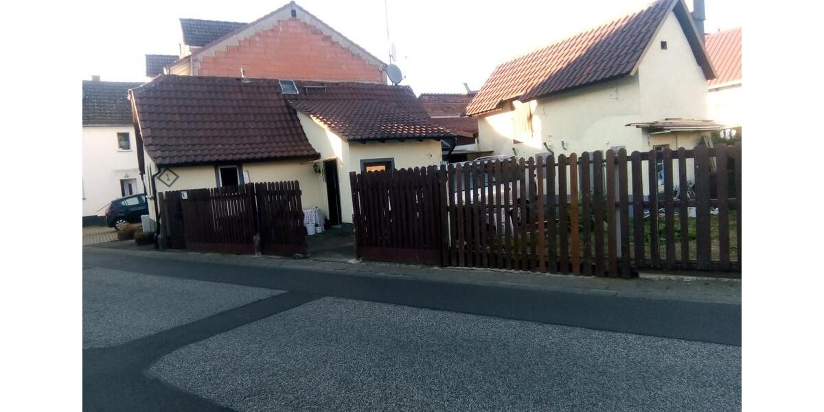 Einfamilienhaus Friedberg (Hessen) - 4 Zimmer, 90 m&sup2;, 160.000&euro; | Angebot:26460350
