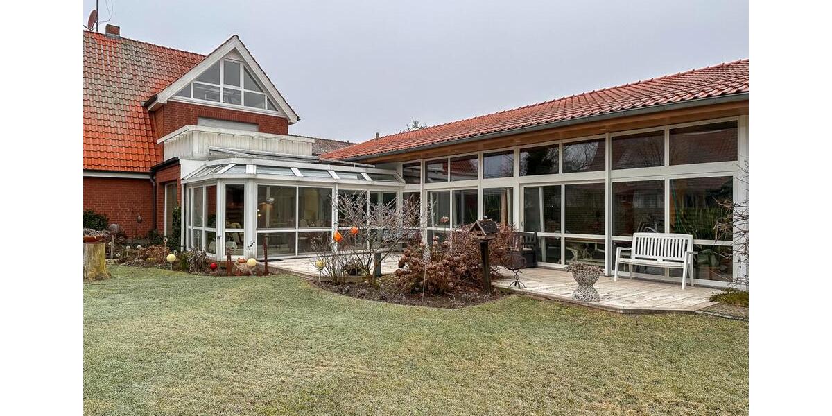 Villa Tülau - 11 Zimmer, 434 m&sup2;, 2.000&euro; | Angebot:22250385