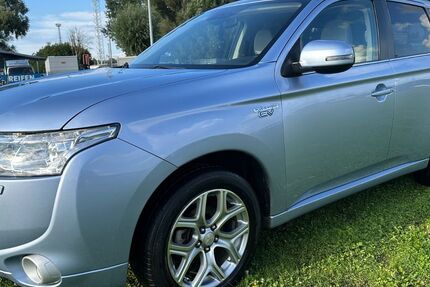 Mitsubishi Outlander 80.536 km 14.000 € Rostock 18147