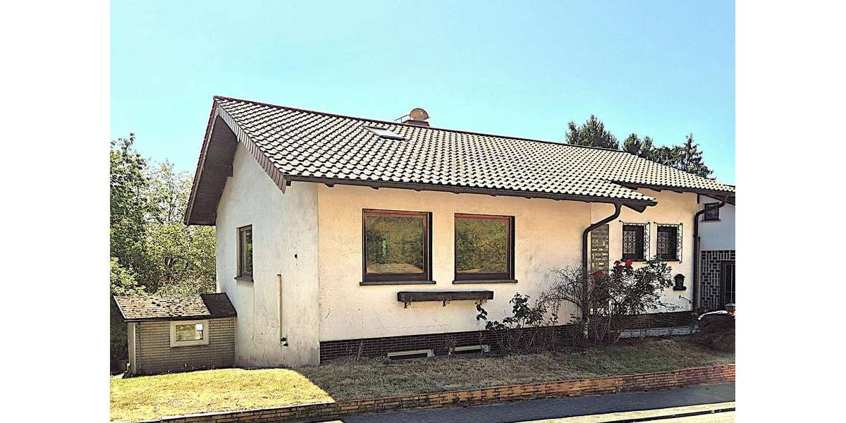 Einfamilienhaus Bexbach - 6 Zimmer, 180 m&sup2;, 260.000&euro; | Angebot:27316992