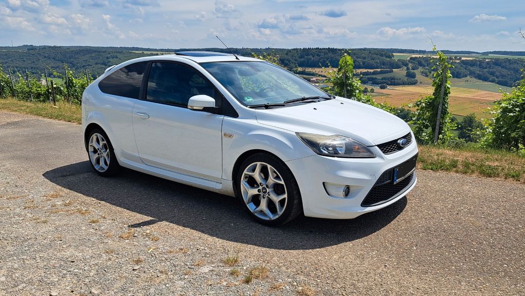 Ford Focus 184.000 km 5.500 &euro; Bieringen 74214