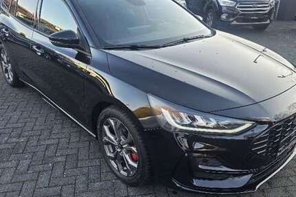 Ford Focus 32.000 km 19.990 &euro; Hennef 53773