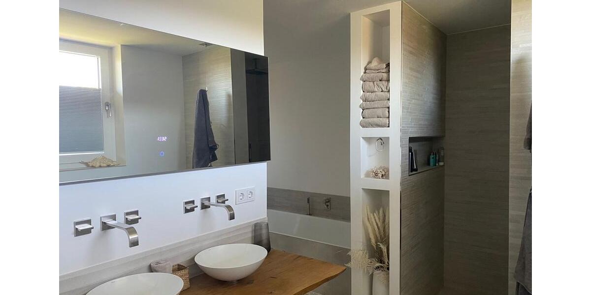 Bungalow Bad Segeberg - 5 Zimmer, 170 m&sup2;, 2.275&euro; | Angebot:26593936